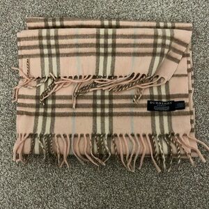 Burberry scarf pink